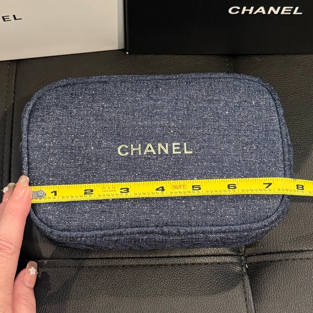 CHANEL Beauté GWP Midnight Blue Cosmetic Pouch – Gold Lettering – NIB - Picture 6 of 10